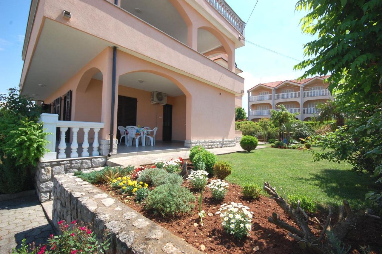 Apartments Andrea By El-Pi Tours Njivice Exterior foto